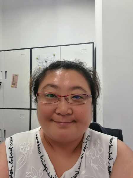 马昕头像