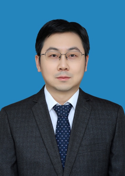 王子春头像
