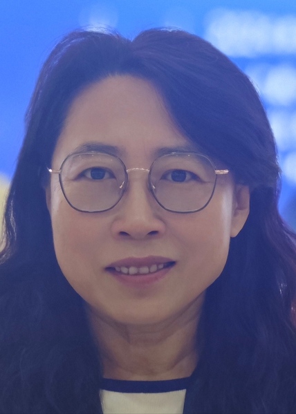 李威头像