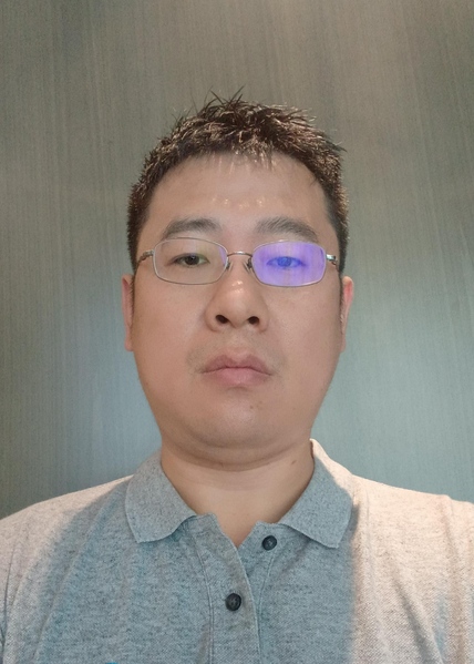 史硕博头像