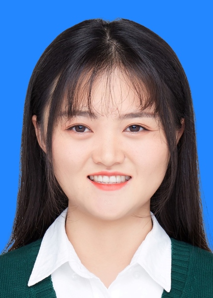 李闪闪头像