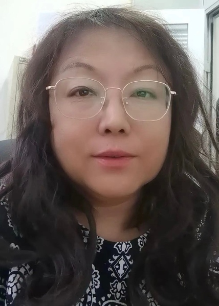 史翎头像