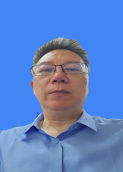何亚东头像